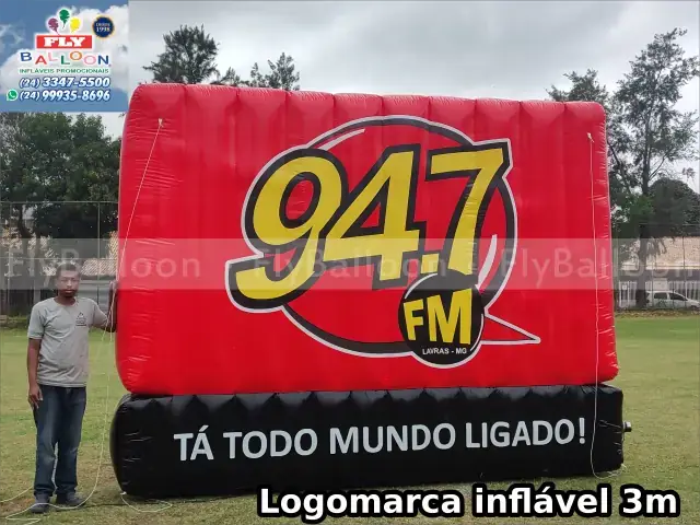 Logotipo inflável gigante promocional para Rádio 94 FM Lavras, MG
